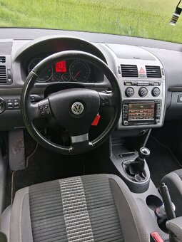 VW touran 1.9tdi 77kw 7 místný - 11