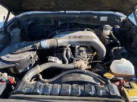 Toyota Land Cruiser HJ61 4.0 turbo diesel - 11