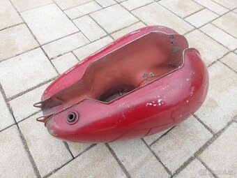 Jawa 250, 350 kyvacka  - nadrz - 11