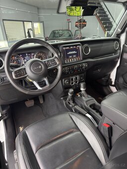 Prodám Jeep Wrangler SAHARA 2.0T 4x4 DPH - 11