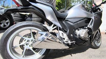 Honda VFR 1200 F Automat - 11