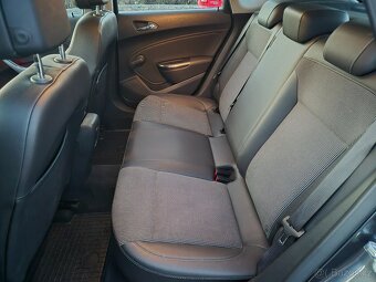 OPEL ASTRA J 1,4T 103 kW - 11