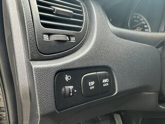 Kia Sportage 2.0i 104kW 4WD - 11