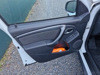 Duster 1,5dci, 80kW, 4x4, 2018, Čr, n.STK - 11