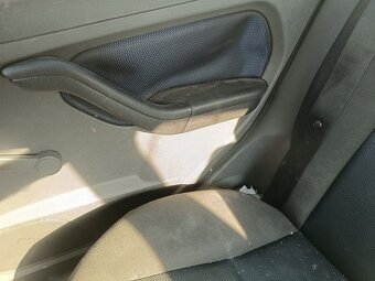 ND z Ford Focus 1560.cm3 80.kw nafta r.v. 2007 (K117) - 11