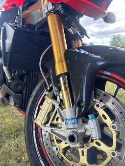 Aprilia tuono Factory rsv v2 - 11