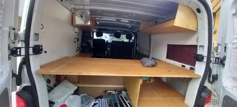 Renault Master 2,5 dci, vestavba spaní - 11
