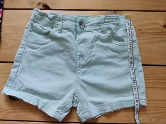 Dívčí kraťasy velikost 134 - 11