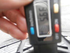 PNEU 235 45 18 - 11