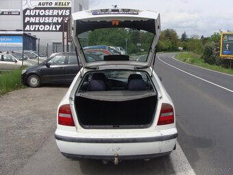 Škoda Octavia, 1.6i, 74 kW, tažné zařízení - 11