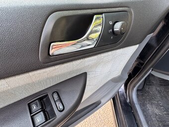 Škoda Fabia 1.4 16v Klimatizace, Vyhřívaná sedadla, Tažné - 11