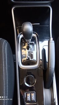MITSUBISHI OUTLANDER  2,0  MIVEC  2WD  CVT  5 M - 11