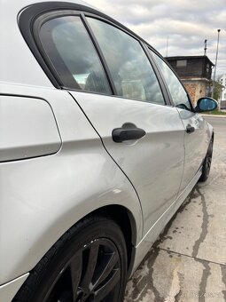 BMW e90 320i 110kw - 11