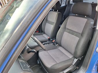Volkswagen Golf 1.6i 77KW Kombi, Klima - 11