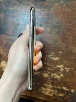 iPhone Xs 64GB, bílý, top stav, nová baterie - 11