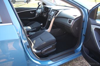 Hyundai i30 1.6 GDI 99 kW, kombi, 95 821 km – bohatá výbava - 11