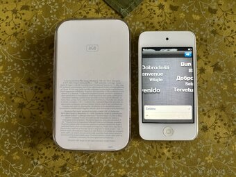 iPhone 4 16GB + iPod touch 8GB - 11