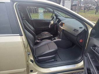 Benzínová Opel Astra 1.6 16V Twinport - 11