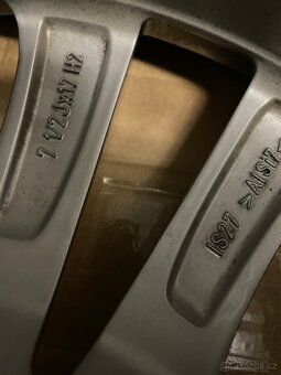 Orig zimni alu BMW 5 G30 G31 styling 631 225/55/17 - 11