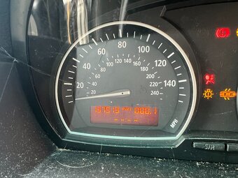 BMW X3 E83 2,0d N47D20A manuál - 11