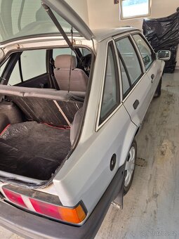 Prodám Ford Escort 1.3 sedan - 11