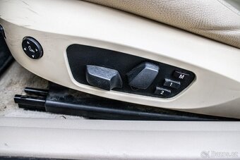 BMW Rad 3 Coupé 330 xd A/T - 11