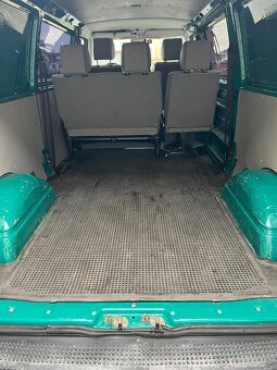 VW T4 2,5 TDi 65 kW long - 11