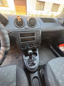 Ford Fiesta 1.3, 2004, 51 kW - 11