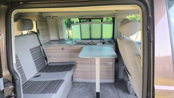 VW T5 California 2.0 TDI - 11
