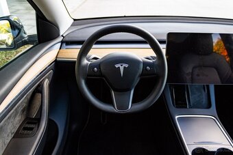 Tesla Model Y Long Range 378kW / TOP STAV / Aj na splátky / - 11
