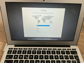 Apple MacBook Air (11-inch, Mid 2011) - 11