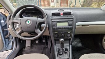 ŠKODA OCTAVIA 1.6 MPI 75KW.CLIMATRONIC.ŠÍBR.TAŽNÉ.BEZ KOROZE - 11