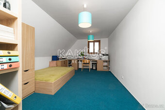 Prodej luxusní vily [462 m2] s rodinným domem pro hosty [100 - 11