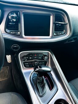 Dodge Challenger 5.7 Hemi Shaker - 11