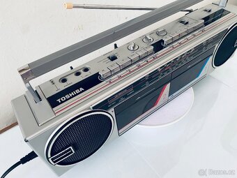 Radiomagnetofon Toshiba RT-8035, rok 1986 - 11