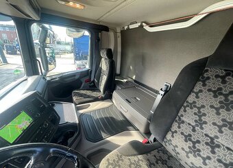 Scania G410 8x4 - třístranný sklápěč - 11
