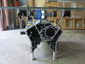 Konferenční stolek z bloku motoru V12 BMW - 11