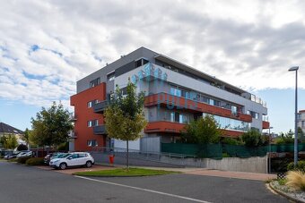 Prodej bytu 2+kk, 63 m², terasa, zahrádka, sklep, garáž – Pý - 11