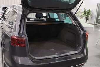 VW Passat B8 Variant 1.5 TSI 110kW R-Line - záruka Autodraft - 11