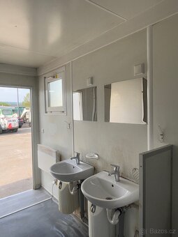 WC / sanitární kontejner / 5x pisoár / 4x WC - 11
