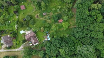 Prodej rodinného domu s velkou zahradou v obci Rybníček - 11