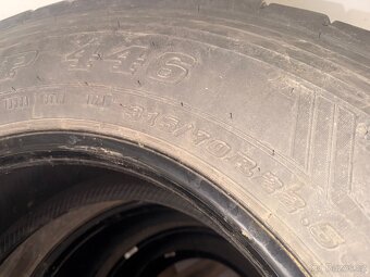 16ks nákladních pneumatik - 11