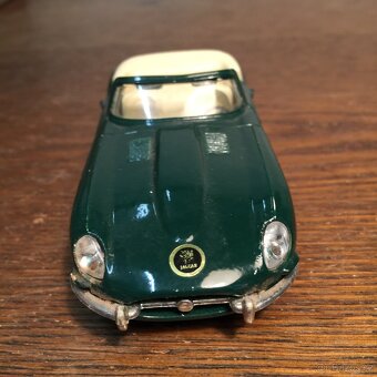 Mc Toys Mercedes Benz 500 SL + Jaguar E Cabriolet - 11