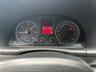VW Touran 2,0TDI 100 KW r.v.2004 7 mist. - 11