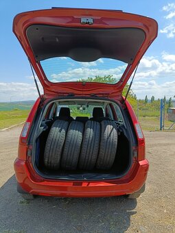 Ford Fusion 1.4i - 11
