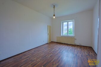 Prodej prostorného bytu 3+1 (93 m²) s vlastní zahrádkou - 11