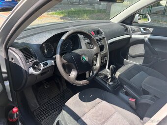 Škoda Octavia 2. Stk platí do 5/27 - 11