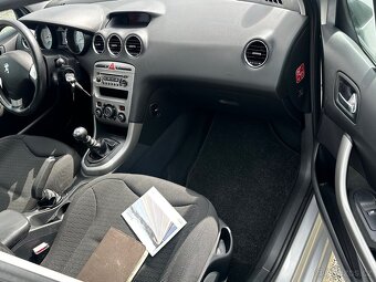 Peugeot 308 SW 1.6i 115kw, r.2010, 7mist, klima - 11
