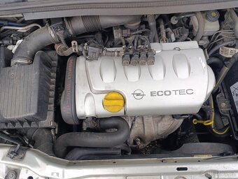 Opel Zafira 1.8 92Kw LPG - jede na tři valce - 11
