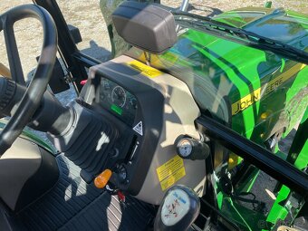 Traktor John Deere - 11